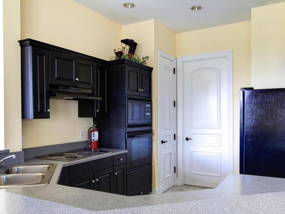 На продажу: $249,000 (2 спален, 2 ванн, 994 Квадратных фут)