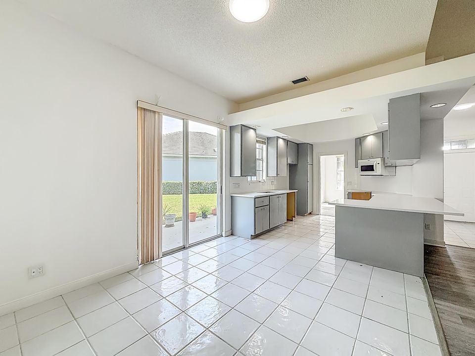 待售: $365,000 (3 贝兹, 2 浴室, 1849 平方英尺)