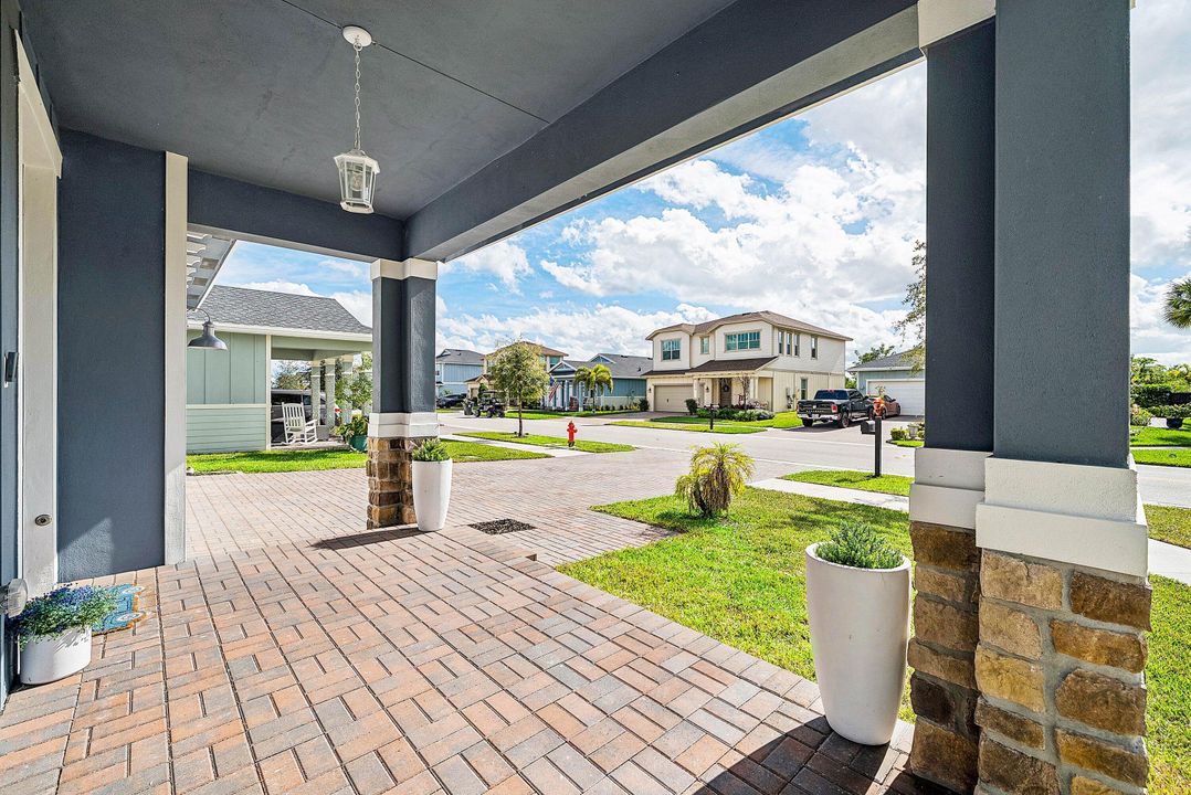 待售: $680,000 (4 贝兹, 3 浴室, 2401 平方英尺)