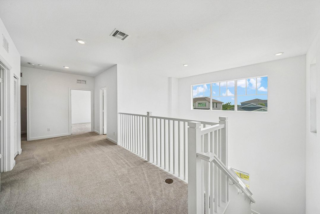 待售: $680,000 (4 贝兹, 3 浴室, 2401 平方英尺)