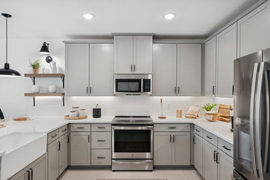 For Sale: $349,995 (4 beds, 3 baths, 1609 Square Feet)