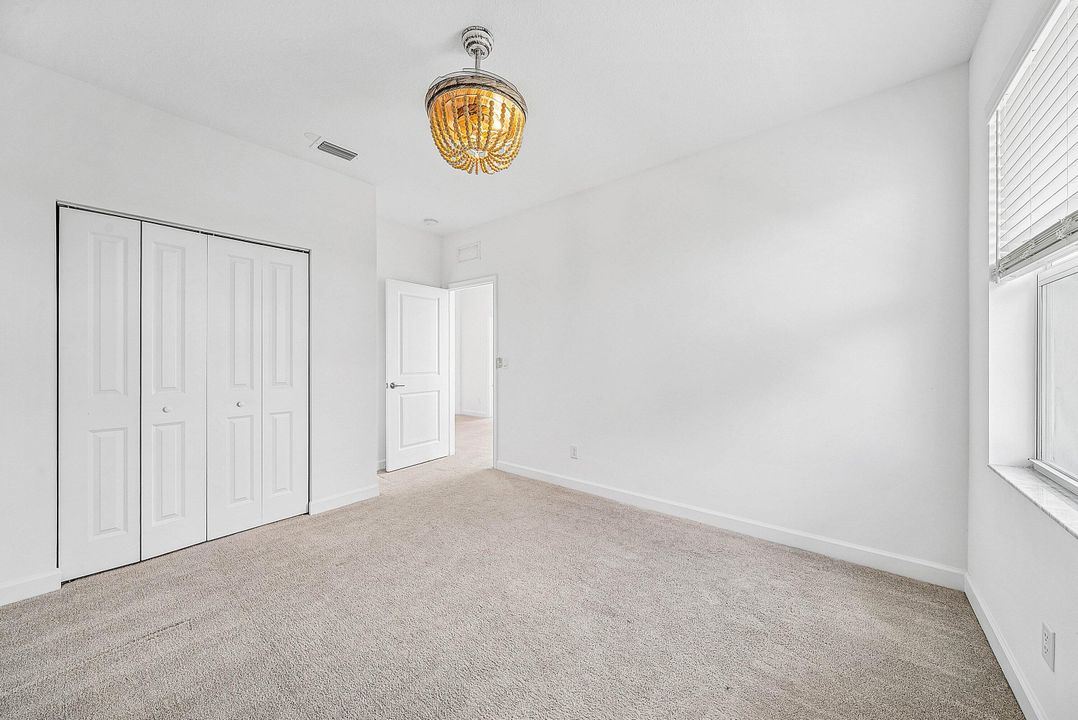 待售: $680,000 (4 贝兹, 3 浴室, 2401 平方英尺)