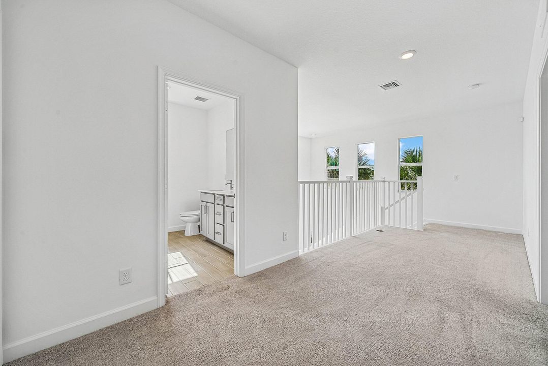 待售: $680,000 (4 贝兹, 3 浴室, 2401 平方英尺)