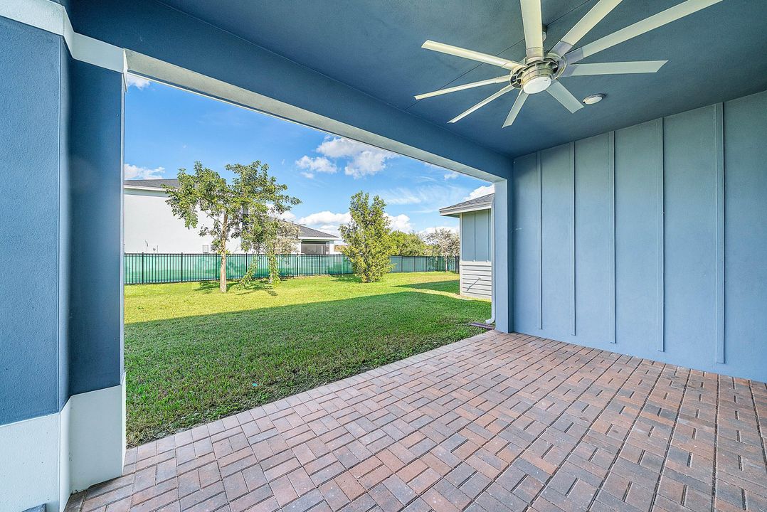 待售: $680,000 (4 贝兹, 3 浴室, 2401 平方英尺)