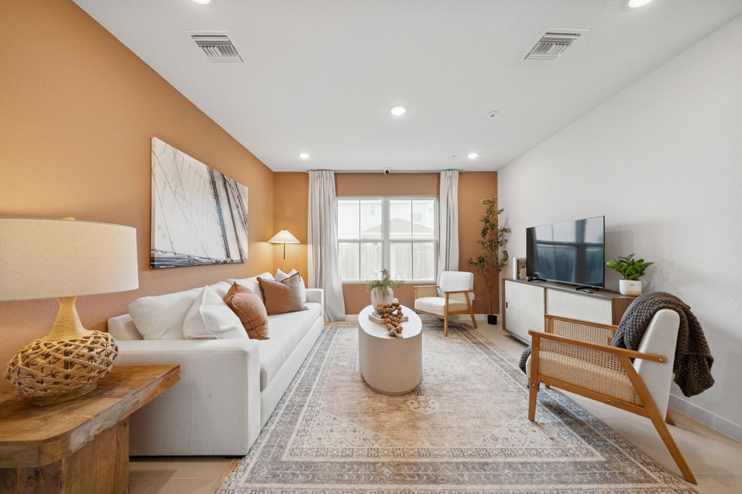 For Sale: $349,995 (4 beds, 3 baths, 1609 Square Feet)