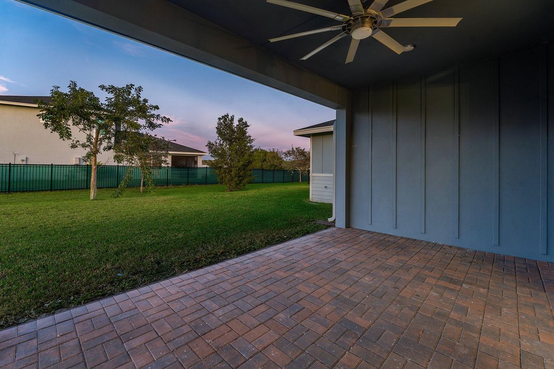 待售: $680,000 (4 贝兹, 3 浴室, 2401 平方英尺)