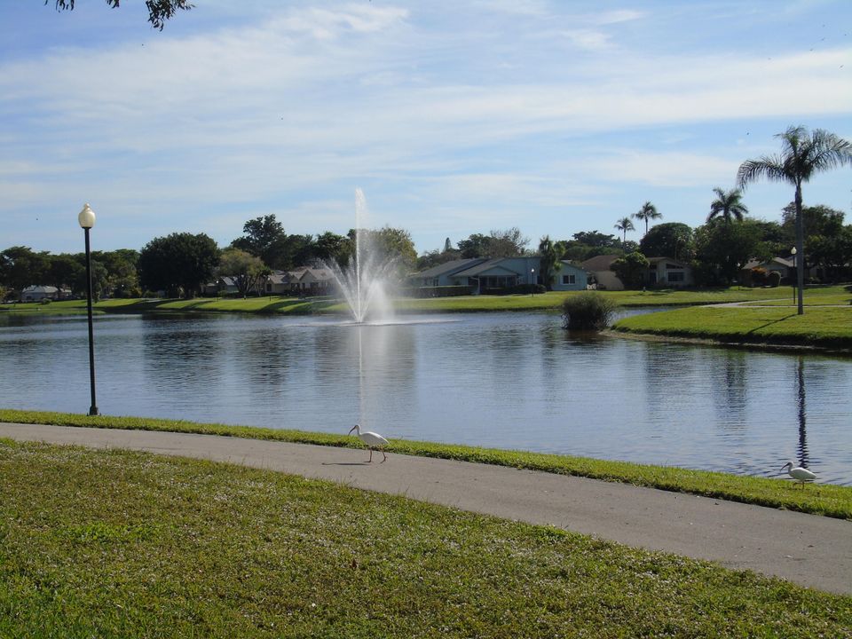 For Sale: $259,900 (2 beds, 2 baths, 1188 Square Feet)