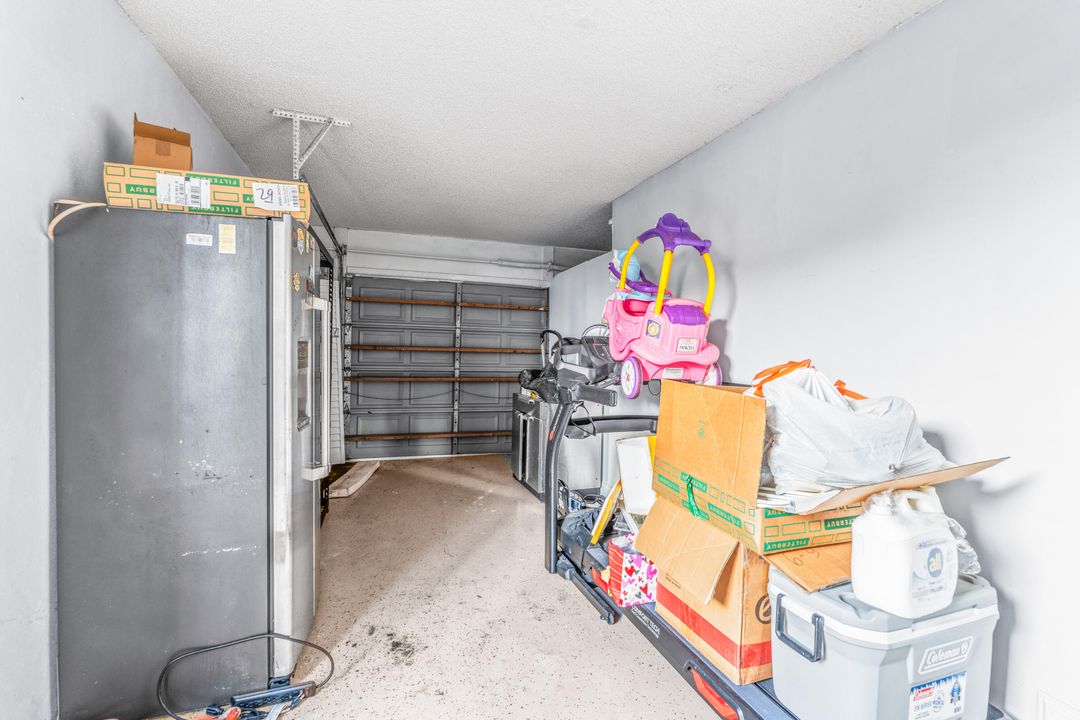 待售: $640,000 (4 贝兹, 2 浴室, 1801 平方英尺)