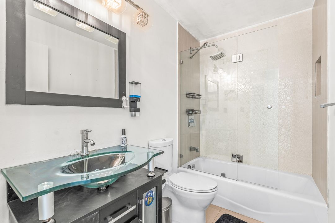 待售: $640,000 (4 贝兹, 2 浴室, 1801 平方英尺)