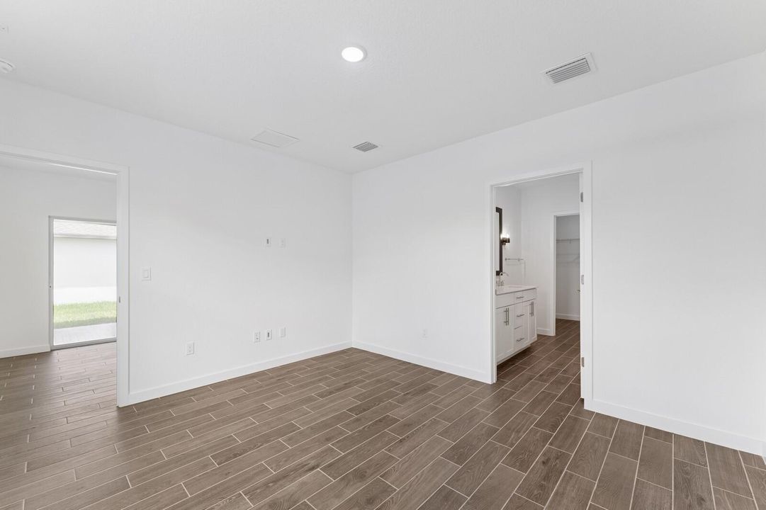 For Sale: $319,995 (3 beds, 2 baths, 1452 Square Feet)