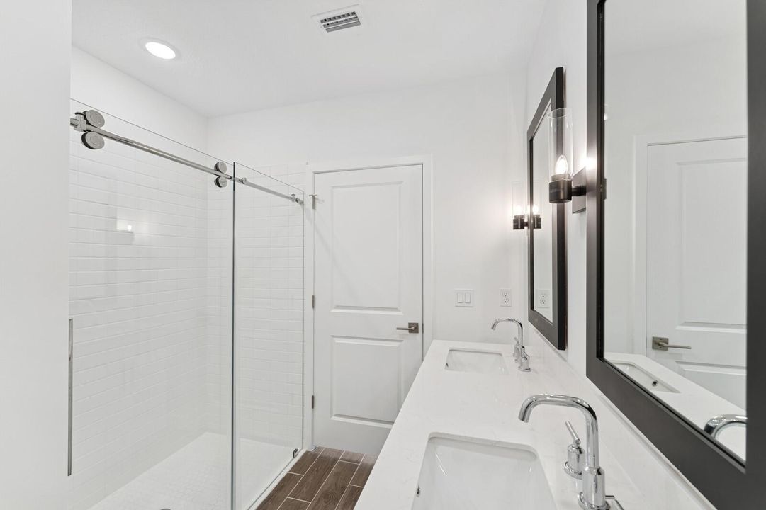 For Sale: $319,995 (3 beds, 2 baths, 1452 Square Feet)