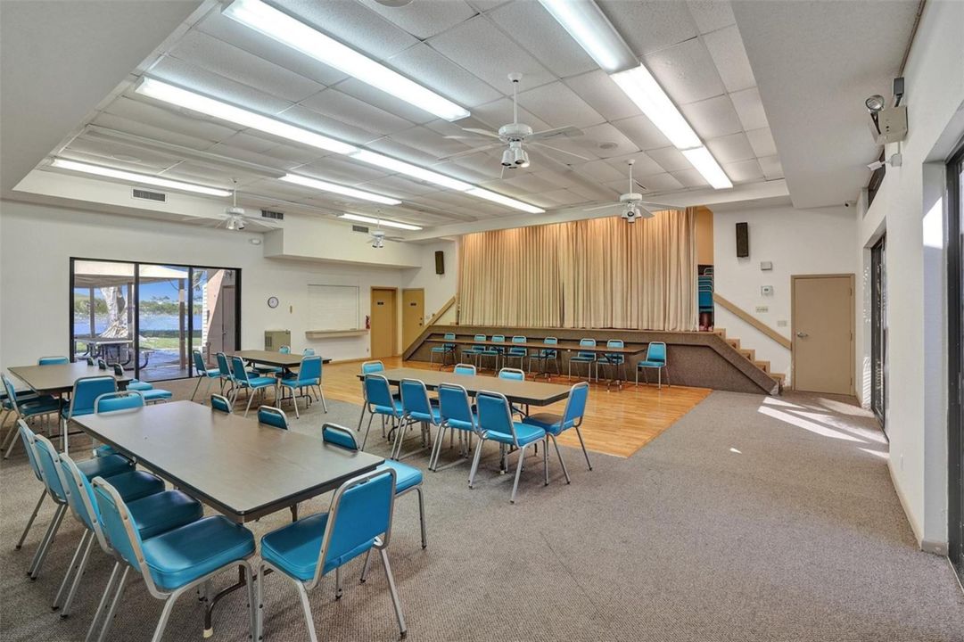 For Rent: $2,000 (1 beds, 2 baths, 930 Square Feet)