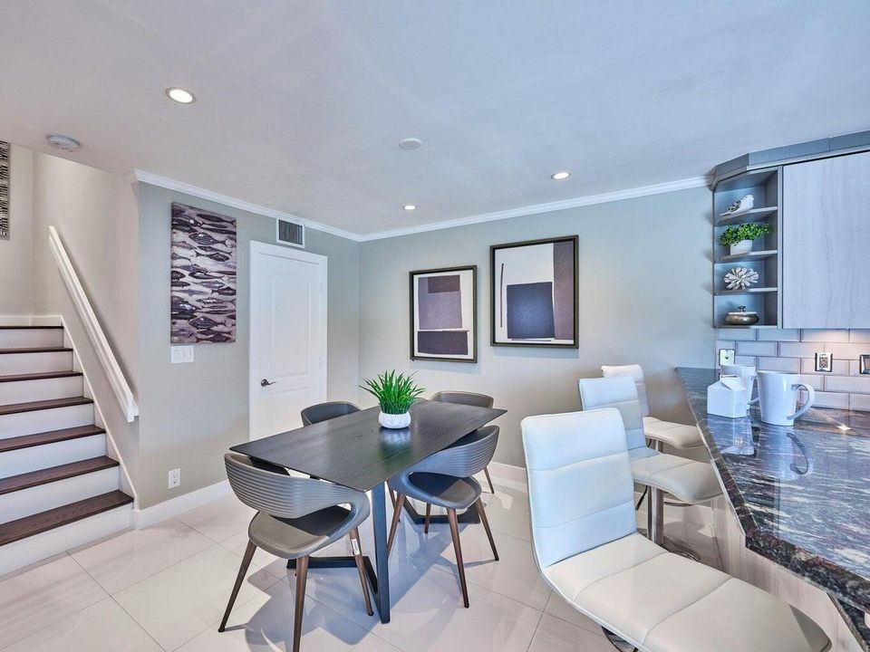 На продажу: $425,000 (2 спален, 2 ванн, 1380 Квадратных фут)