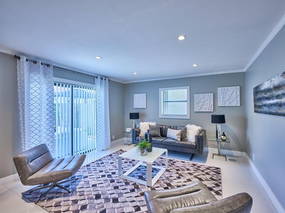 На продажу: $425,000 (2 спален, 2 ванн, 1380 Квадратных фут)