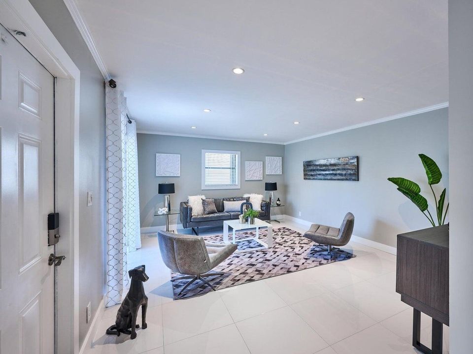 На продажу: $425,000 (2 спален, 2 ванн, 1380 Квадратных фут)