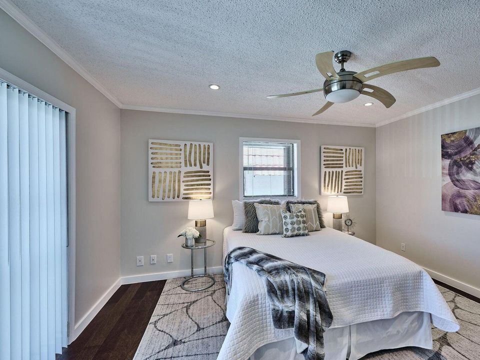 На продажу: $425,000 (2 спален, 2 ванн, 1380 Квадратных фут)