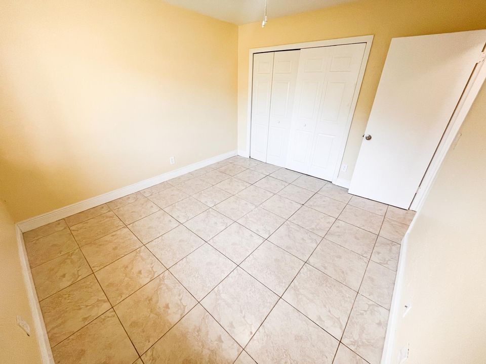 En Renta: $2,300 (3 camas, 2 baños, 1000 Pies cuadrados)