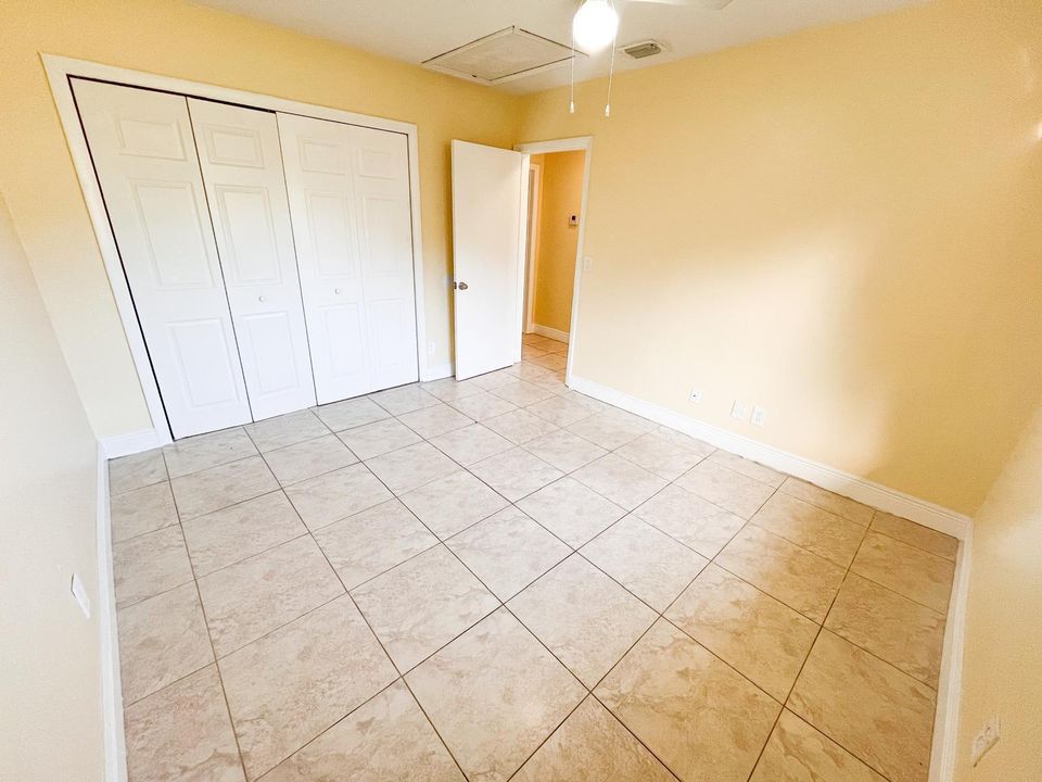 En Renta: $2,300 (3 camas, 2 baños, 1000 Pies cuadrados)