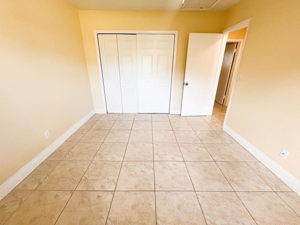 En Renta: $2,300 (3 camas, 2 baños, 1000 Pies cuadrados)