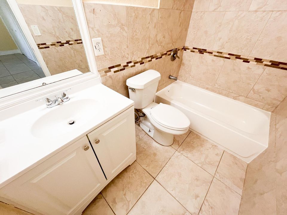 En Renta: $2,300 (3 camas, 2 baños, 1000 Pies cuadrados)