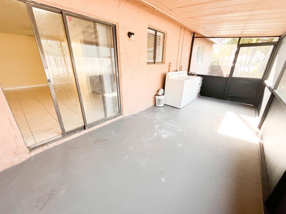 En Renta: $2,300 (3 camas, 2 baños, 1000 Pies cuadrados)