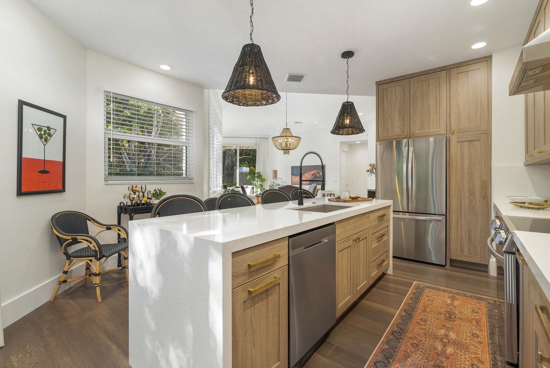 待售: $1,599,000 (3 贝兹, 3 浴室, 2099 平方英尺)