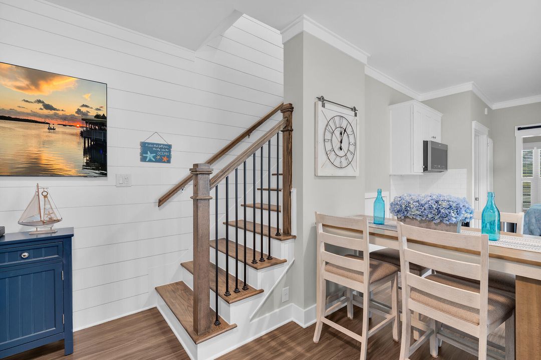 На продажу: $440,000 (2 спален, 2 ванн, 960 Квадратных фут)