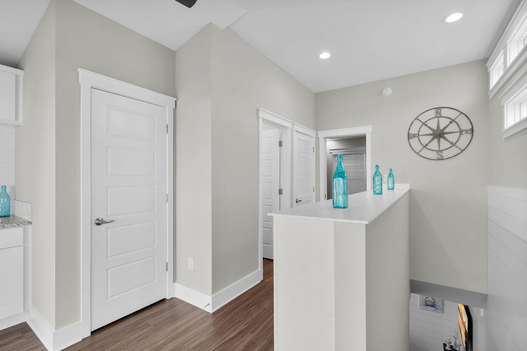 На продажу: $440,000 (2 спален, 2 ванн, 960 Квадратных фут)