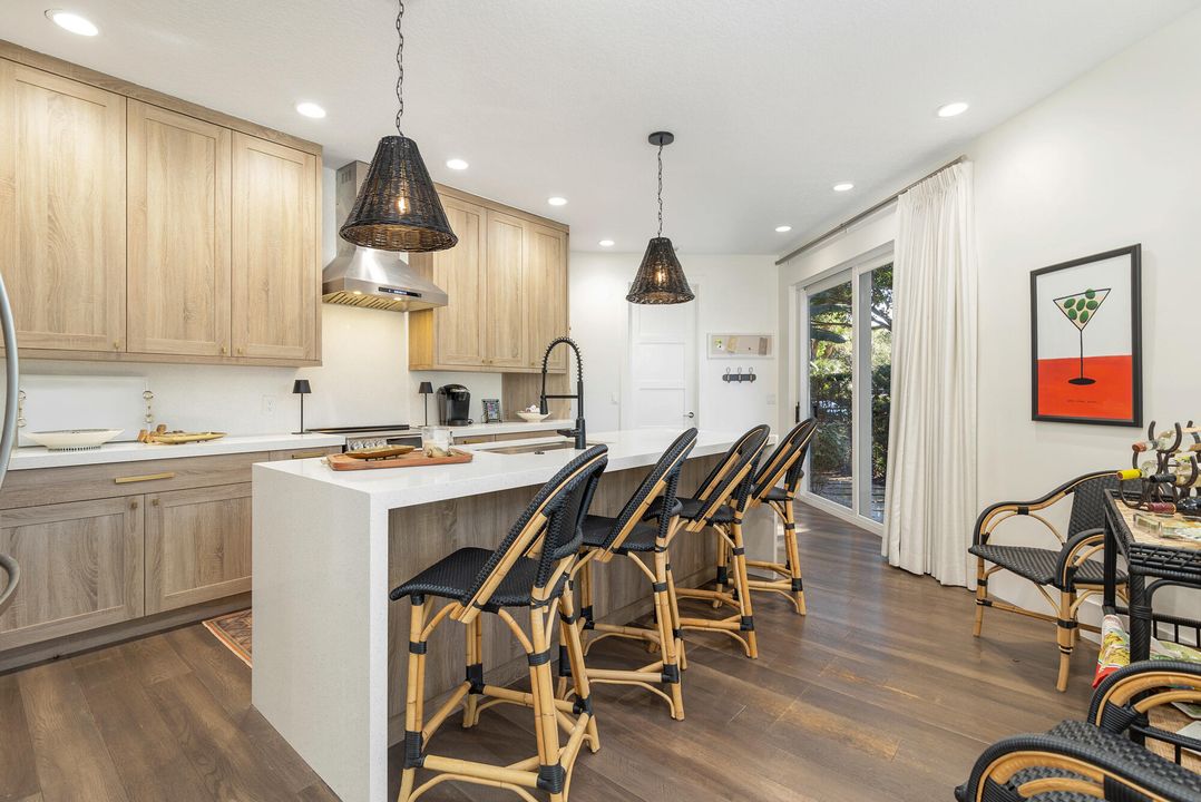 待售: $1,599,000 (3 贝兹, 3 浴室, 2099 平方英尺)