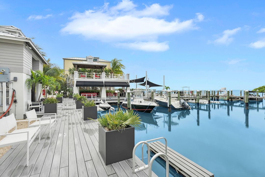 На продажу: $440,000 (2 спален, 2 ванн, 960 Квадратных фут)