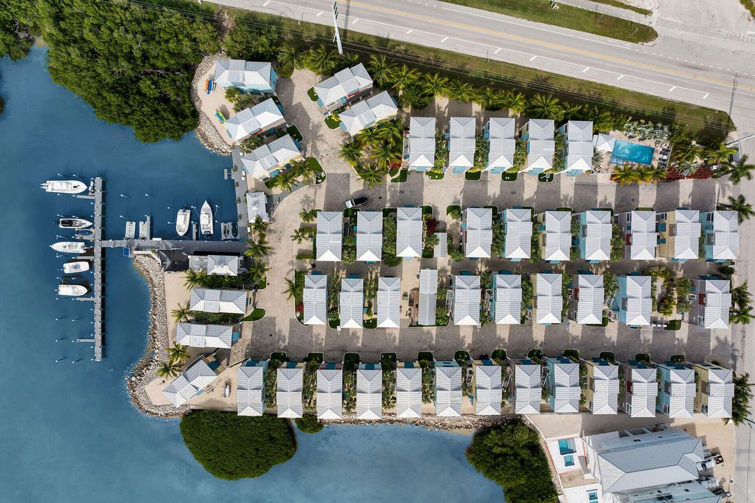 На продажу: $440,000 (2 спален, 2 ванн, 960 Квадратных фут)