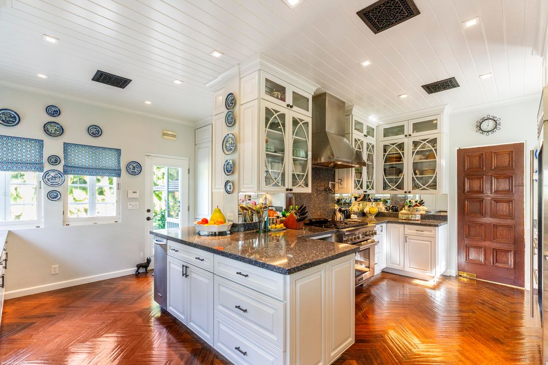 For Sale: $17,900,000 (4 beds, 3 baths, 3910 Square Feet)