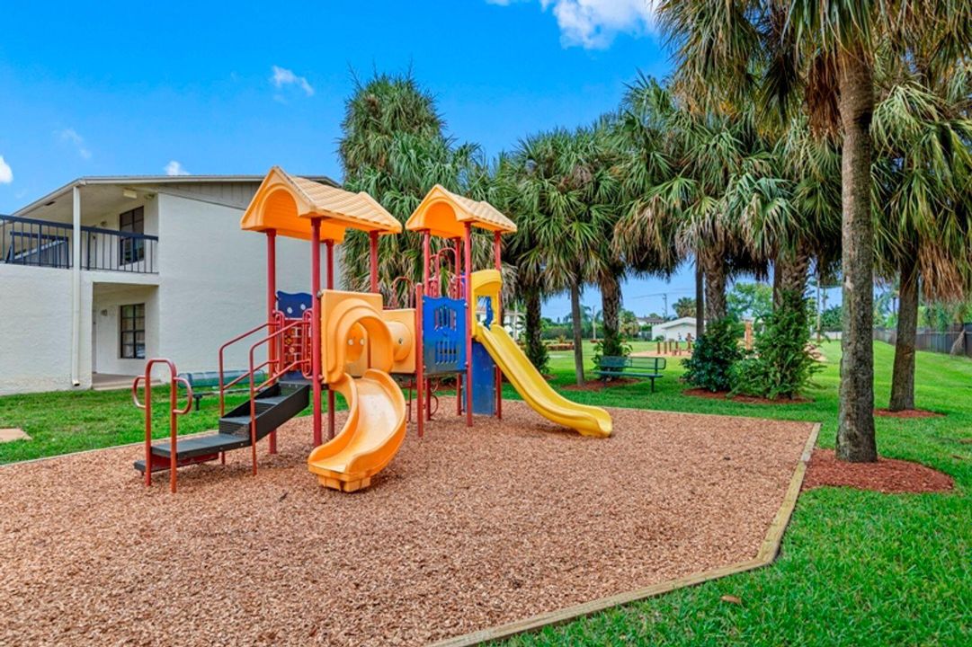 В аренду: $1,795 (2 спален, 1 ванн, 792 Квадратных фут)