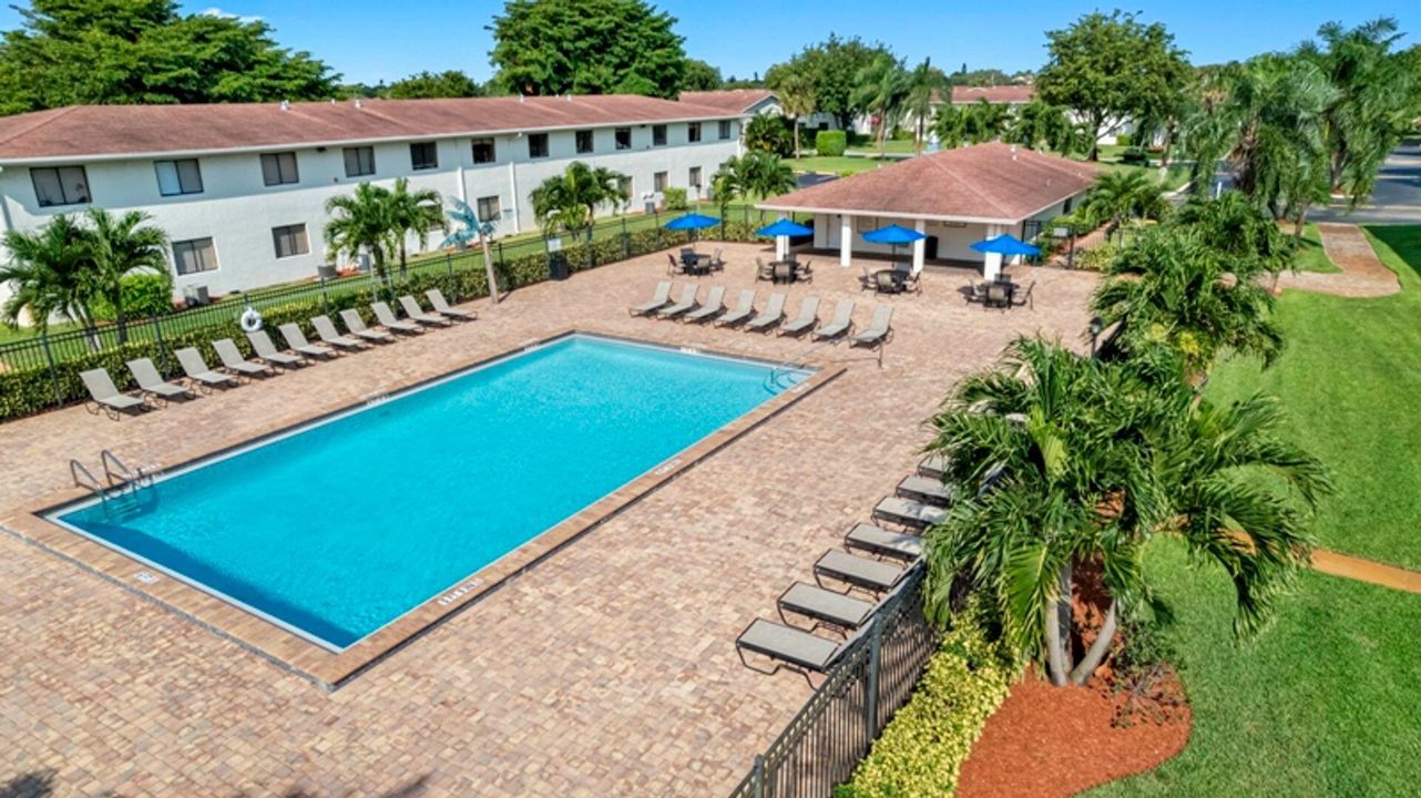 В аренду: $1,795 (2 спален, 1 ванн, 792 Квадратных фут)