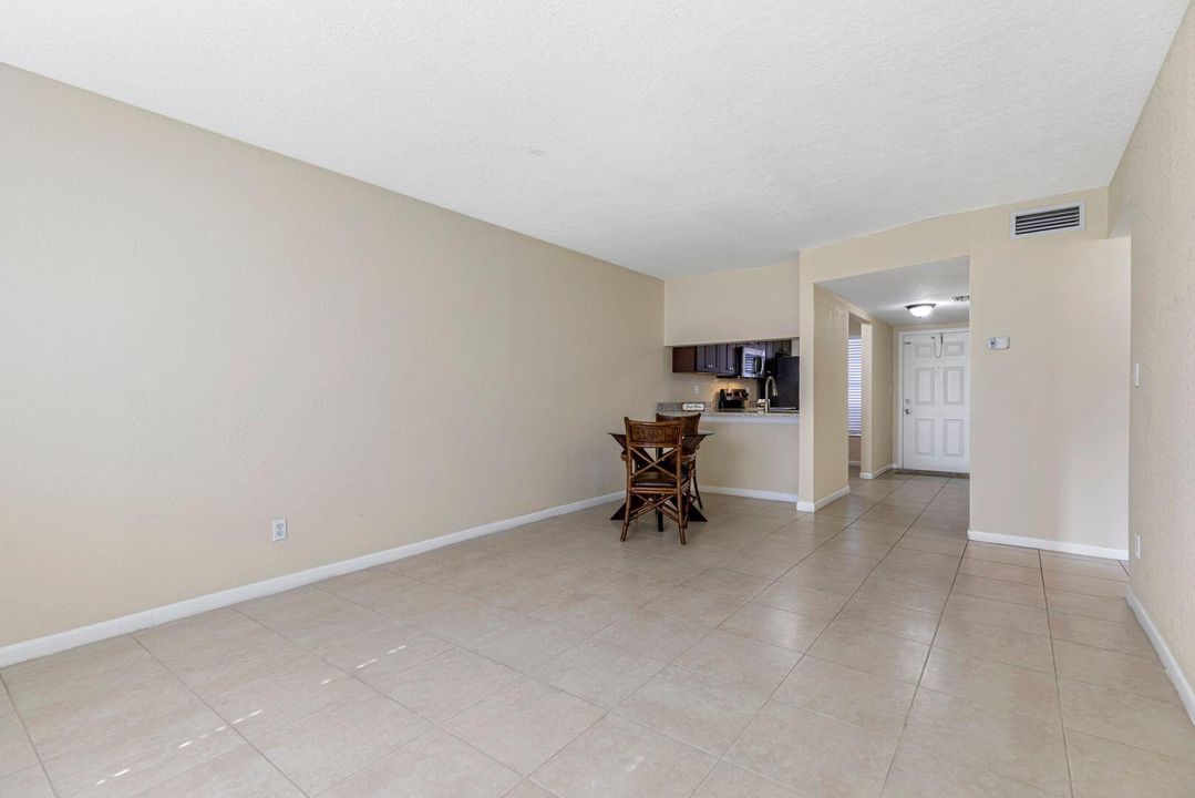 В аренду: $1,795 (2 спален, 1 ванн, 792 Квадратных фут)