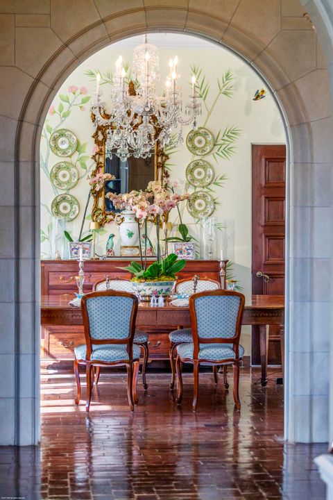 For Sale: $17,900,000 (4 beds, 3 baths, 3910 Square Feet)