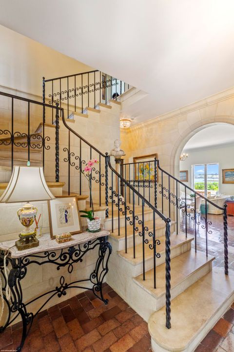 For Sale: $17,900,000 (4 beds, 3 baths, 3910 Square Feet)