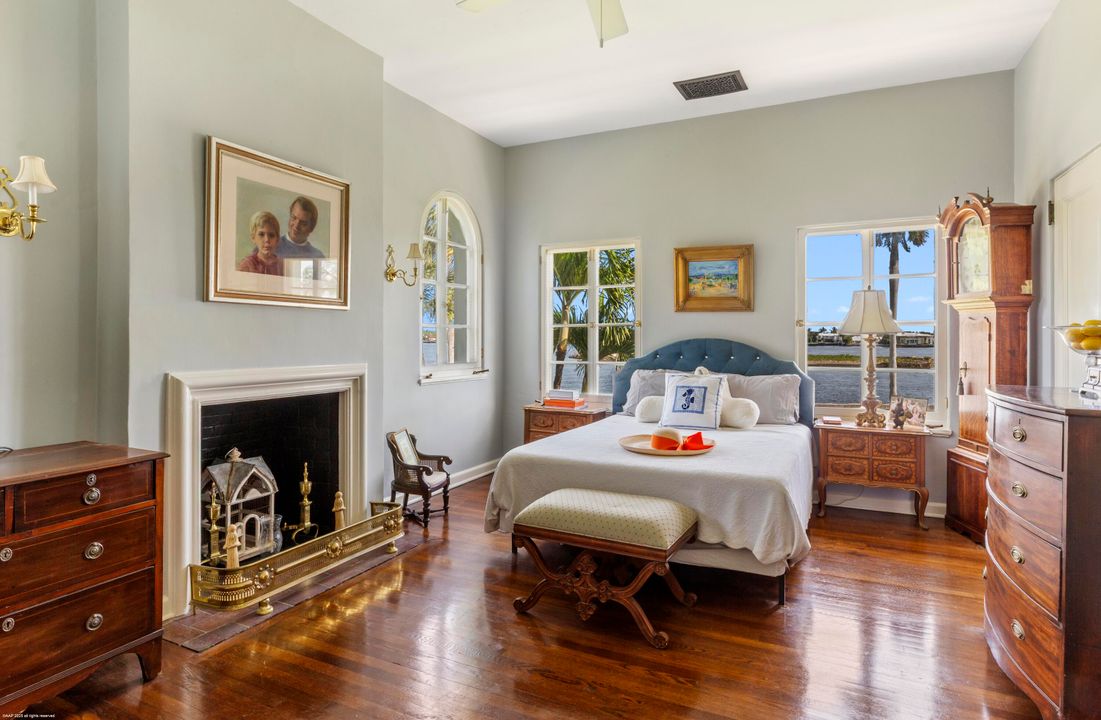 For Sale: $17,900,000 (4 beds, 3 baths, 3910 Square Feet)