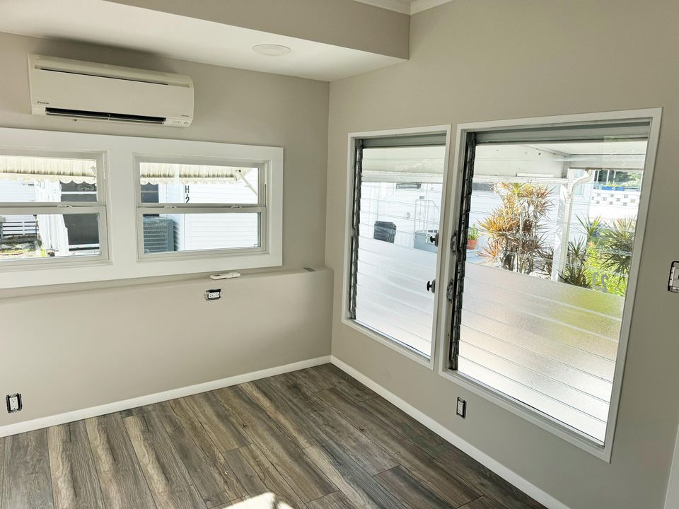 На продажу: $290,000 (1 спален, 1 ванн, 320 Квадратных фут)