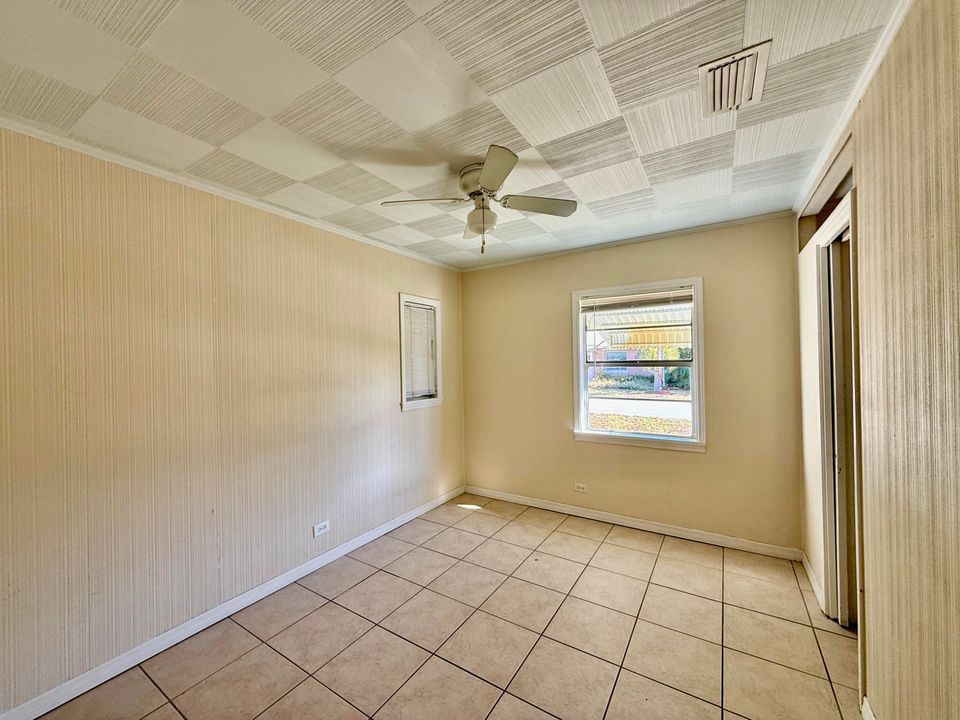 For Rent: $2,400 (3 beds, 2 baths, 1340 Square Feet)