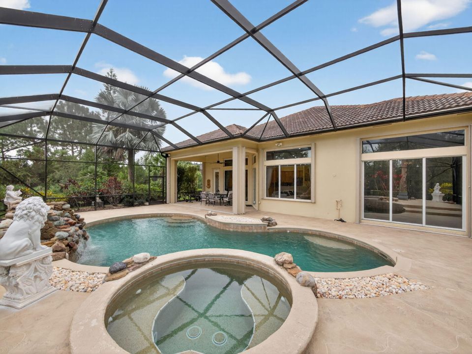 En Venta: $715,000 (3 camas, 3 baños, 2708 Pies cuadrados)