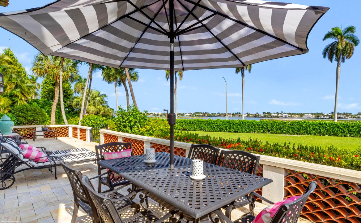 For Sale: $17,900,000 (4 beds, 3 baths, 3910 Square Feet)