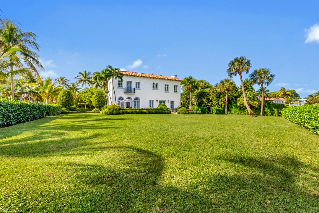 For Sale: $17,900,000 (4 beds, 3 baths, 3910 Square Feet)