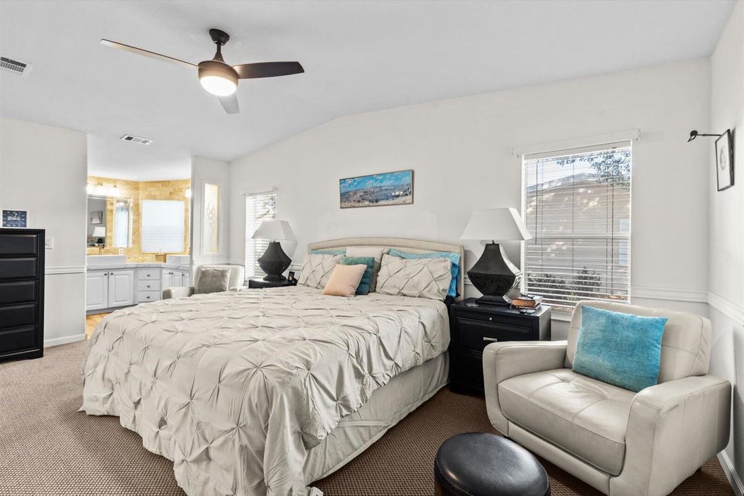 待售: $167,900 (2 贝兹, 2 浴室, 1484 平方英尺)