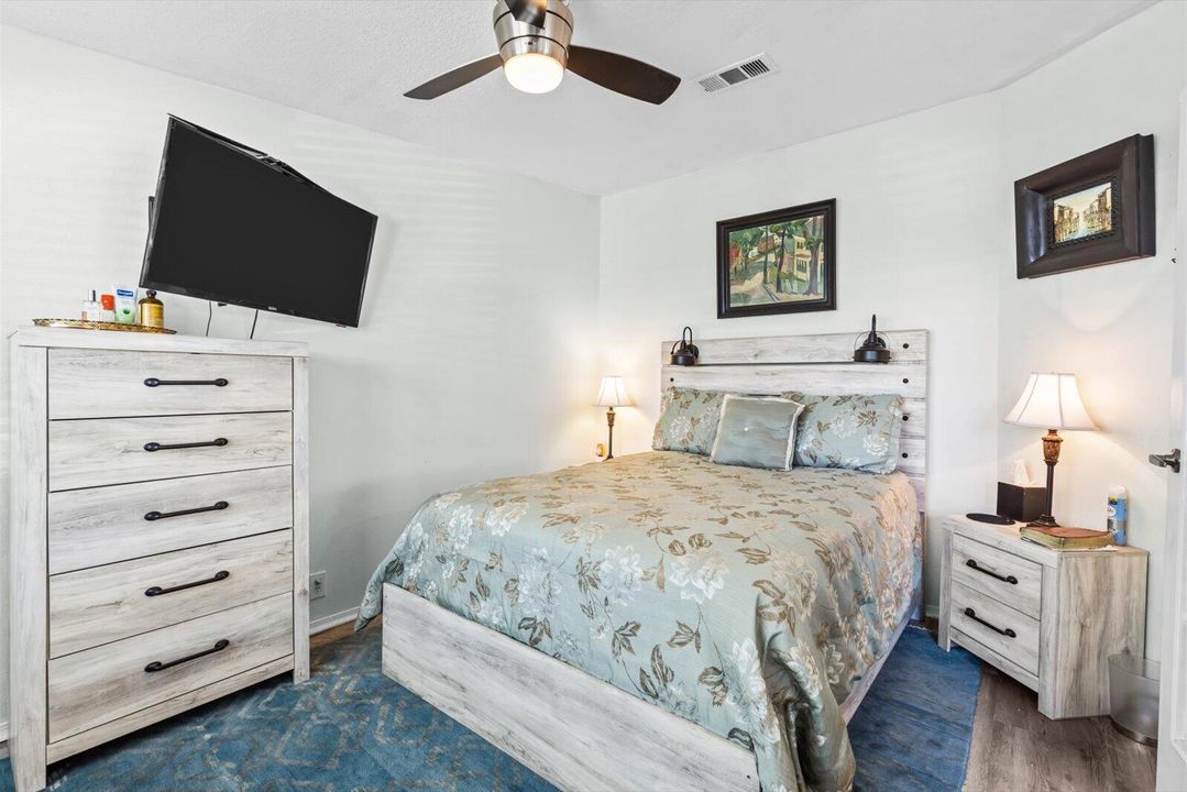 待售: $167,900 (2 贝兹, 2 浴室, 1484 平方英尺)