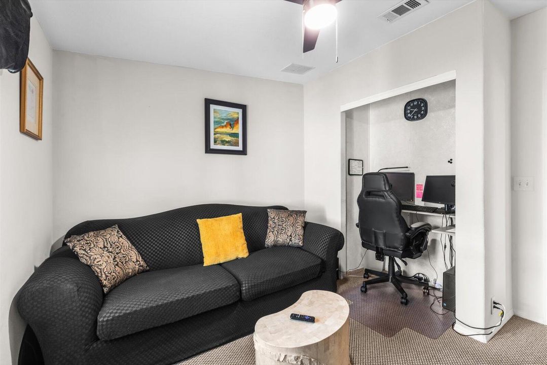 待售: $167,900 (2 贝兹, 2 浴室, 1484 平方英尺)