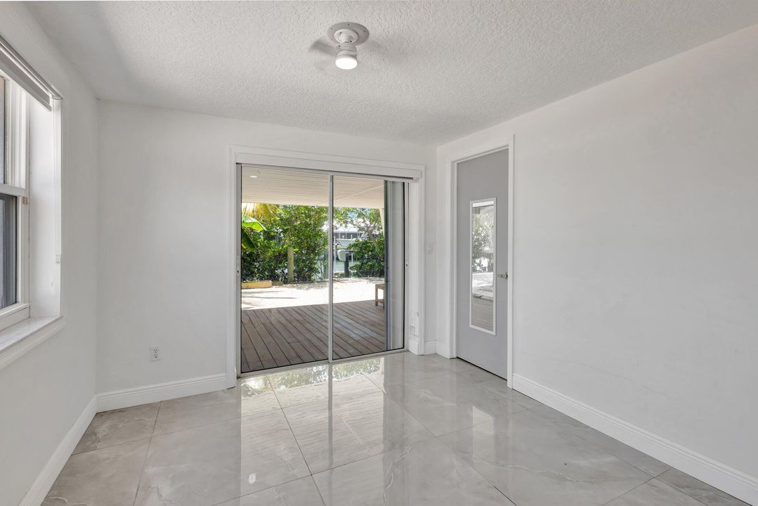 出租: $4,500 (3 贝兹, 2 浴室, 2572 平方英尺)