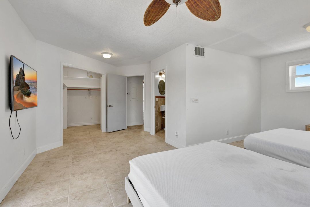 出租: $4,500 (3 贝兹, 2 浴室, 2572 平方英尺)