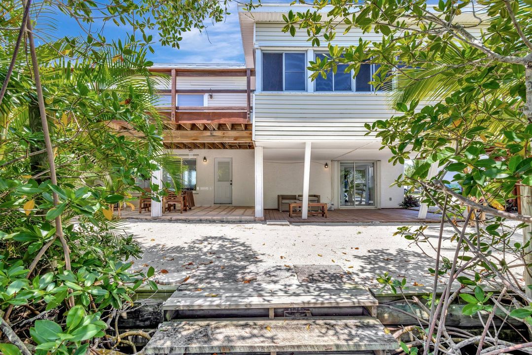 出租: $4,500 (3 贝兹, 2 浴室, 2572 平方英尺)