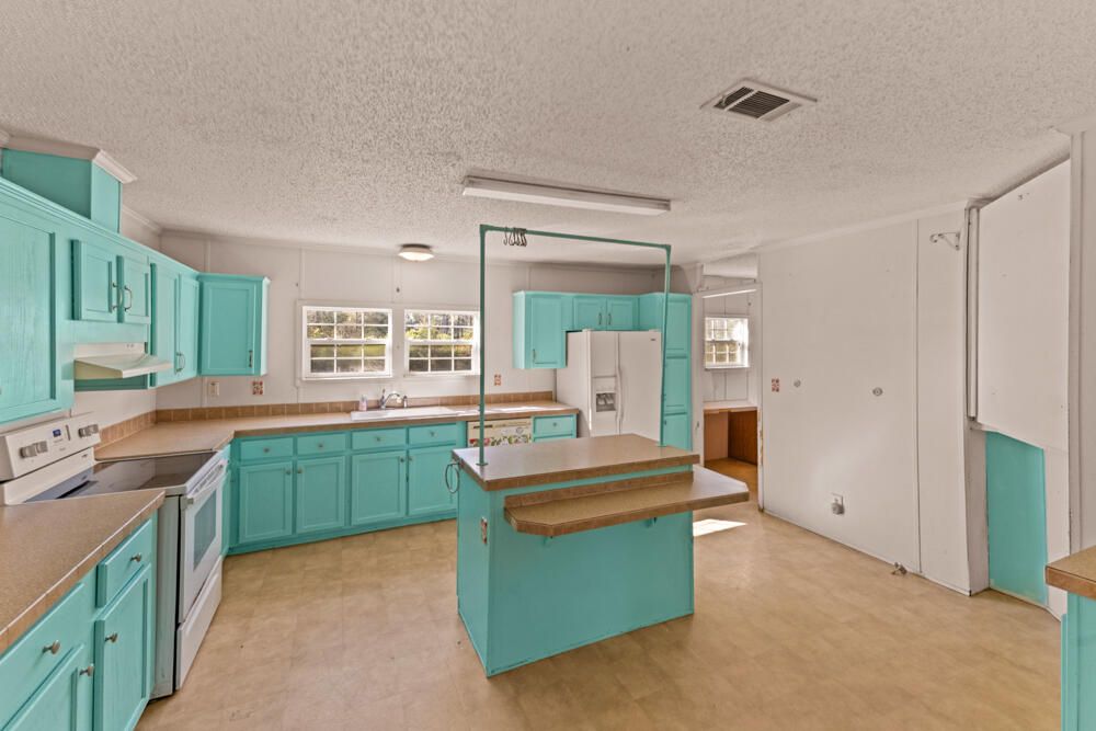 На продажу: $175,000 (3 спален, 2 ванн, 1920 Квадратных фут)